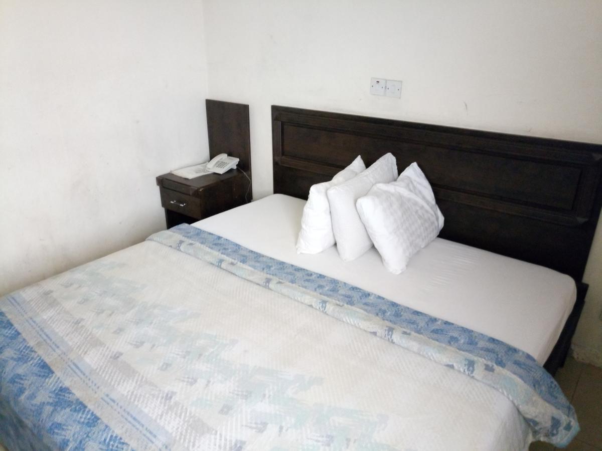 Hotel Benizia Asaba Eksteriør bilde