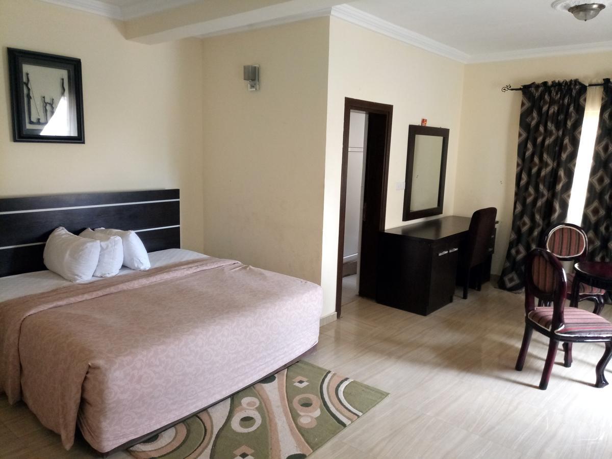 Hotel Benizia Asaba Eksteriør bilde