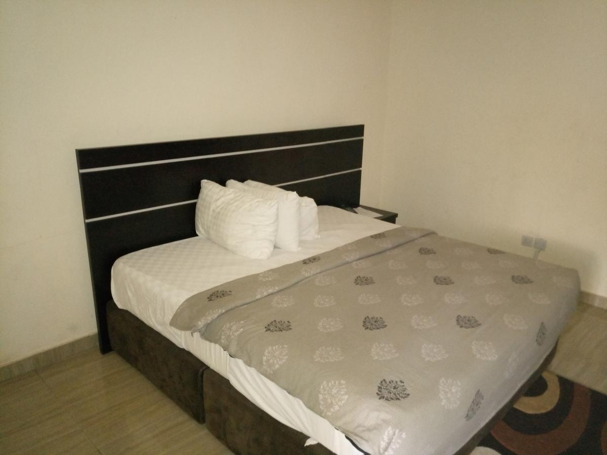 Hotel Benizia Asaba Eksteriør bilde