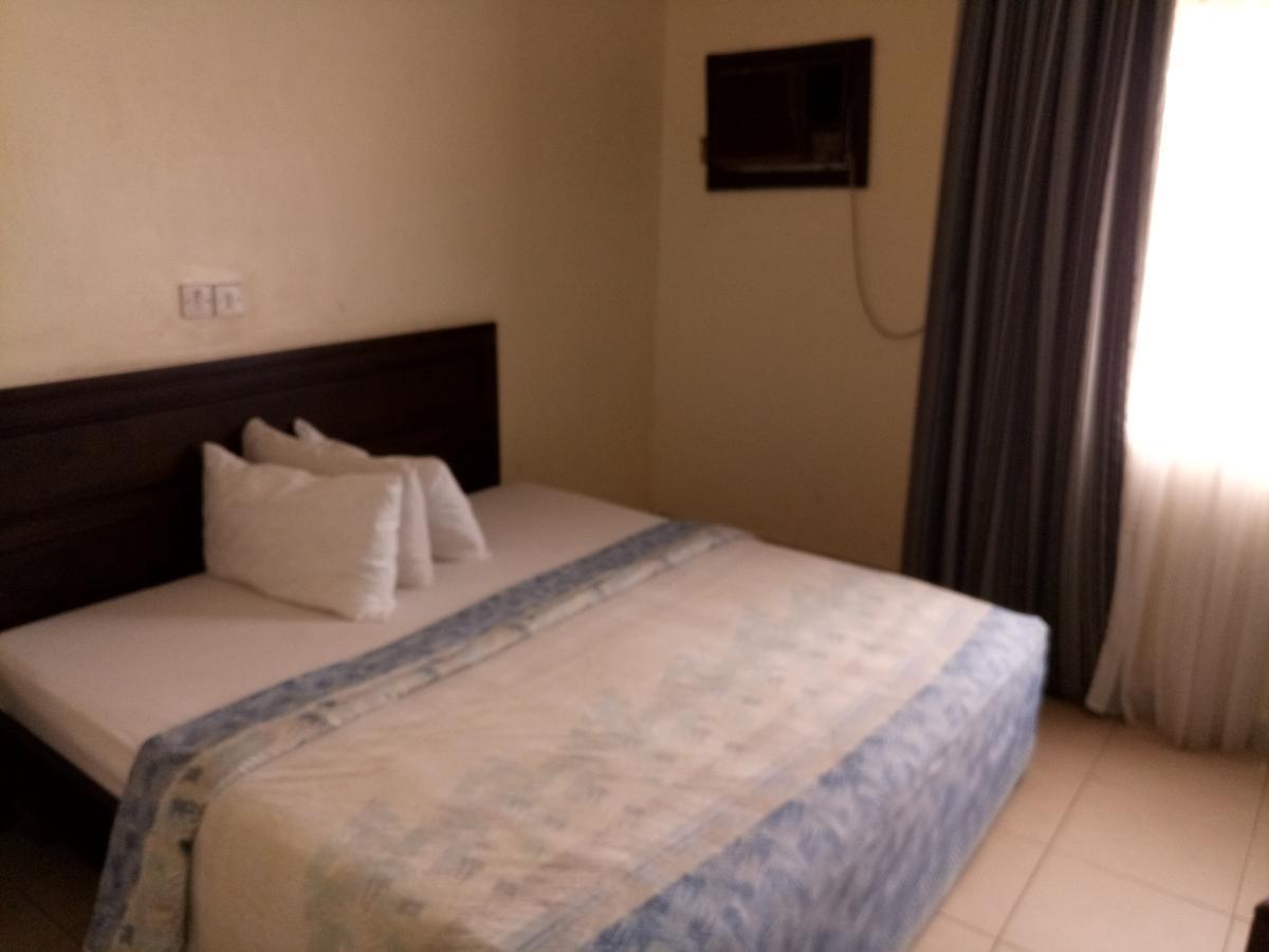 Hotel Benizia Asaba Eksteriør bilde
